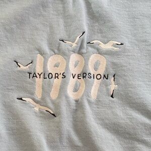 Gildan 1989 Taylor Swift sweatshirt sz M Taylor’s Version